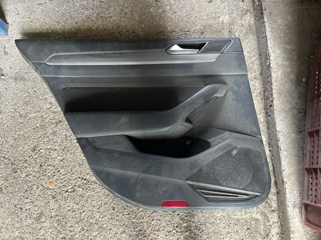 bontott VW PASSAT B8 Bal hátsó Ajtó Kárpit