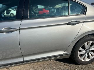bontott VW PASSAT B8 Bal hátsó Ajtó (Üres lemez)
