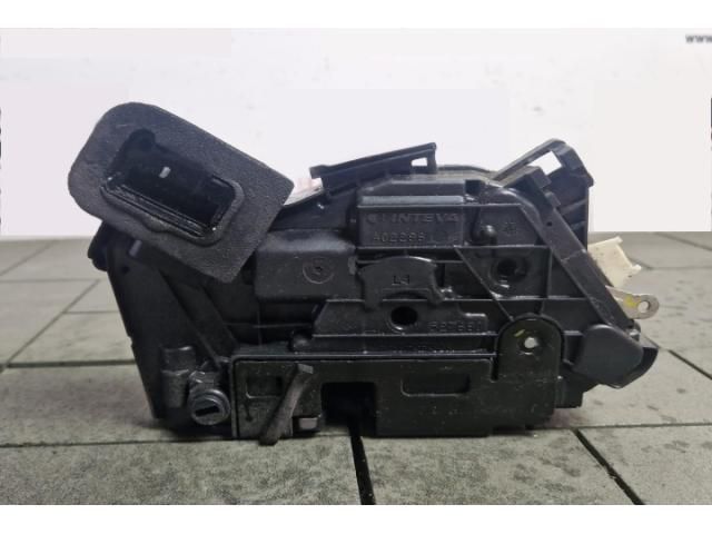 bontott VW PASSAT B8 Bal hátsó Ajtózár