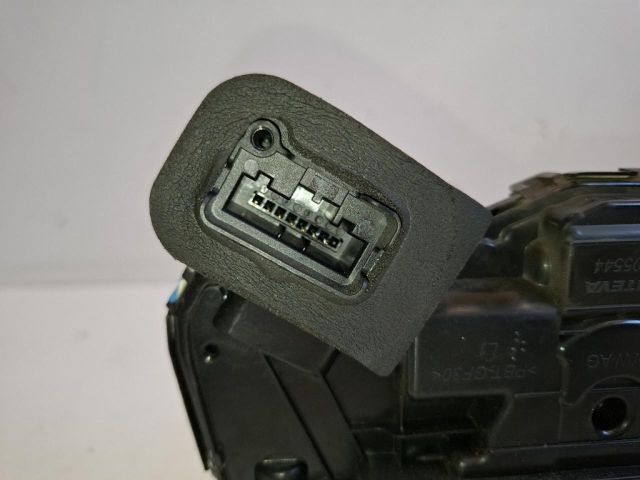 bontott VW PASSAT B8 Bal hátsó Ajtózár