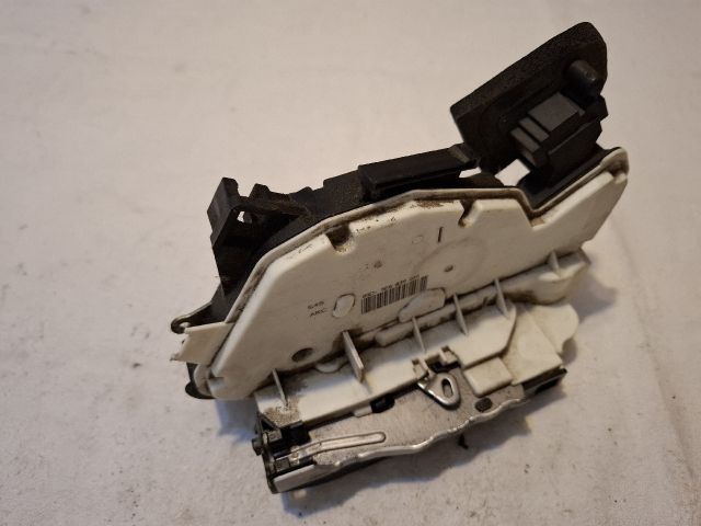 bontott VW PASSAT B8 Bal hátsó Ajtózár