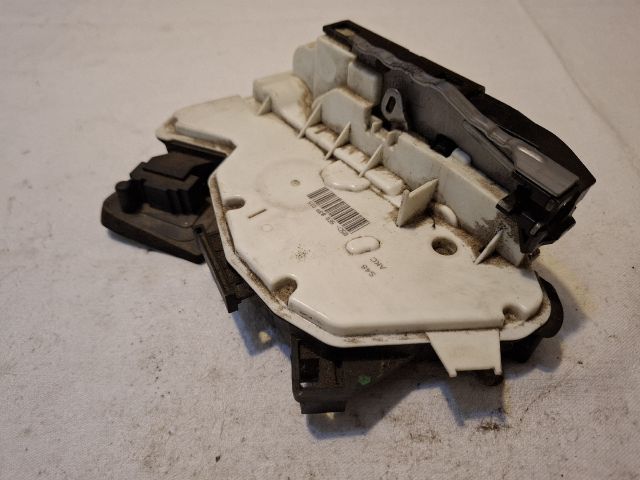 bontott VW PASSAT B8 Bal hátsó Ajtózár