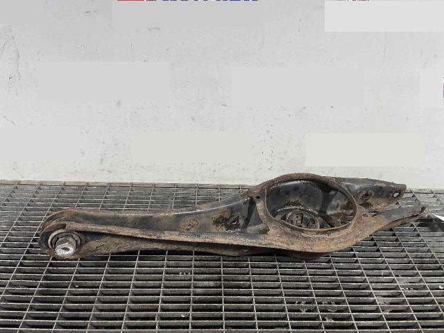 bontott VW PASSAT B8 Bal hátsó Alsó Lengőkar