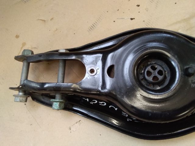 bontott VW PASSAT B8 Bal hátsó Alsó Lengőkar