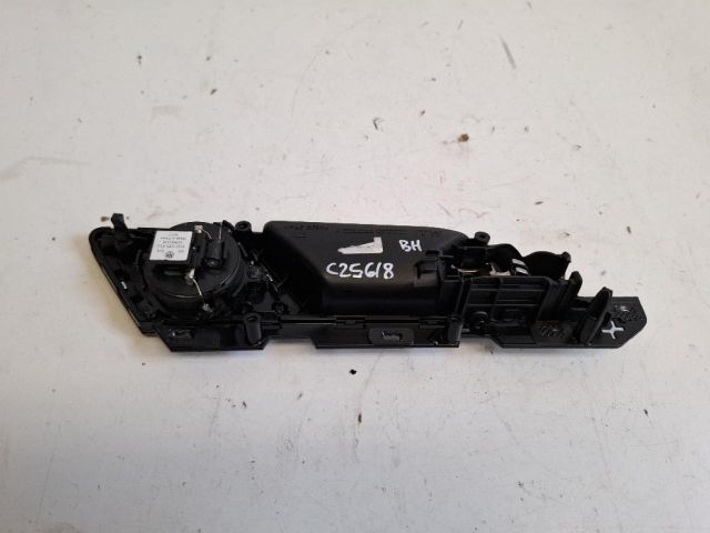 bontott VW PASSAT B8 Bal hátsó Belső Kilincs