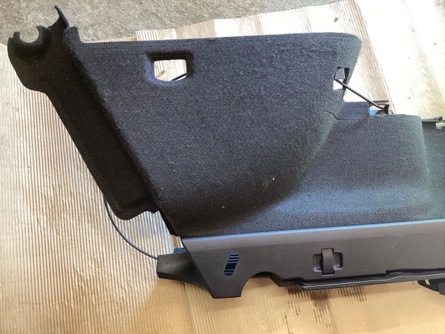 bontott VW PASSAT B8 Bal hátsó Csomagtér Burkolat (Műanyag)