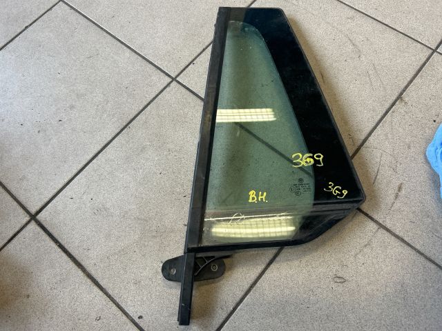 bontott VW PASSAT B8 Bal hátsó Fixüveg (Ajtóban)