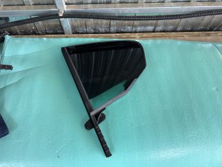 bontott VW PASSAT B8 Bal hátsó Fixüveg (Ajtóban)