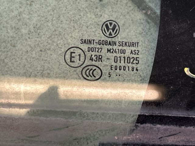 bontott VW PASSAT B8 Bal hátsó Fixüveg (Ajtóban)