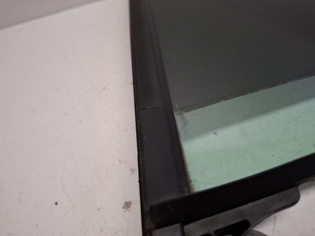 bontott VW PASSAT B8 Bal hátsó Fixüveg (Ajtóban)