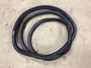 bontott VW PASSAT B8 Bal hátsó Gumikéder