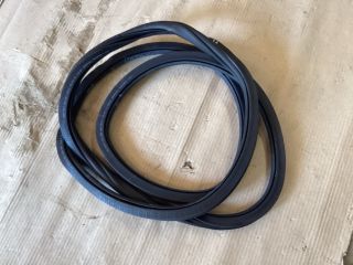 bontott VW PASSAT B8 Bal hátsó Gumikéder