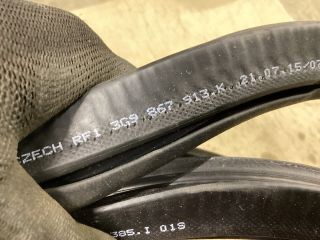 bontott VW PASSAT B8 Bal hátsó Gumikéder