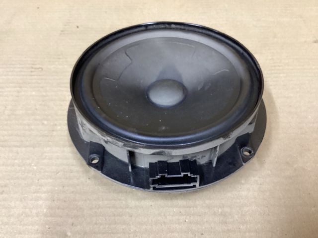bontott VW PASSAT B8 Bal hátsó Hangszóró