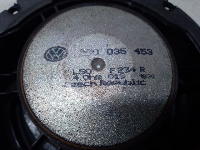bontott VW PASSAT B8 Bal hátsó Hangszóró