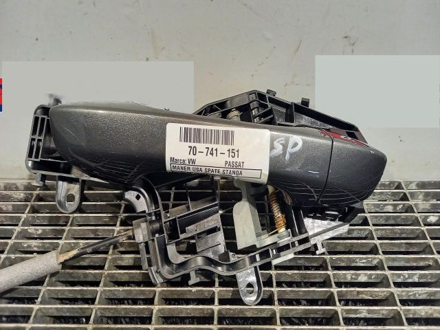 bontott VW PASSAT B8 Bal hátsó Külső Kilincs