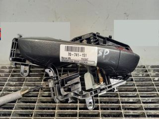 bontott VW PASSAT B8 Bal hátsó Külső Kilincs