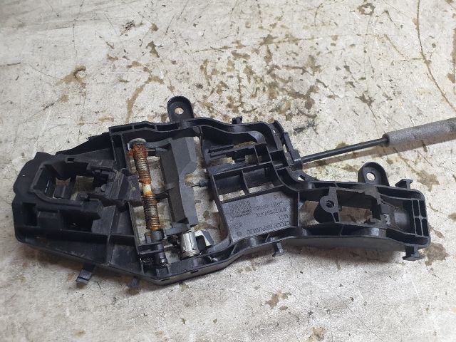 bontott VW PASSAT B8 Bal hátsó Külső Kilincsfészek