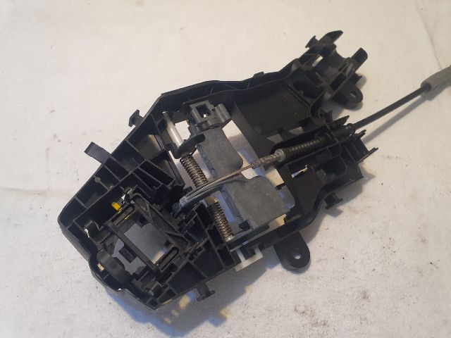 bontott VW PASSAT B8 Bal hátsó Külső Kilincsfészek