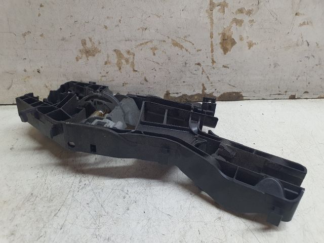 bontott VW PASSAT B8 Bal hátsó Külső Kilincsfészek