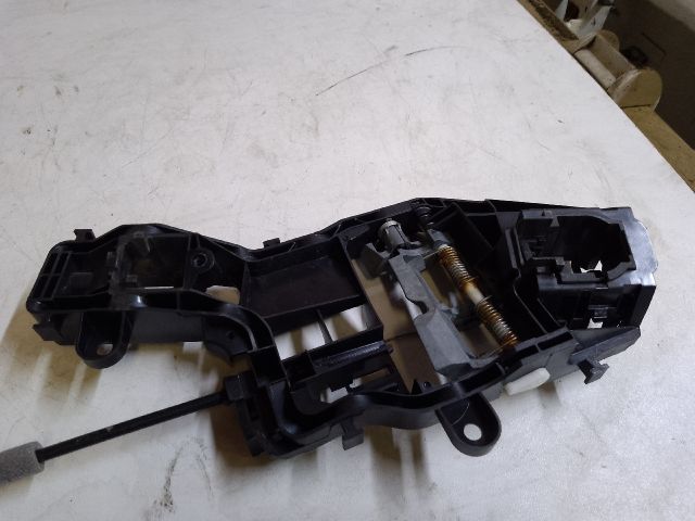 bontott VW PASSAT B8 Bal hátsó Külső Kilincsfészek