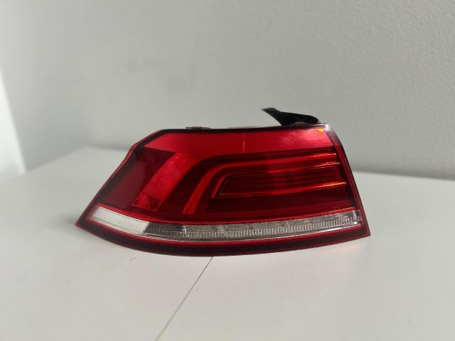 bontott VW PASSAT B8 Bal Hátsó Lámpa