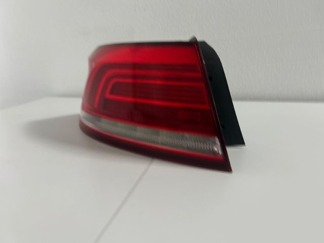 bontott VW PASSAT B8 Bal Hátsó Lámpa