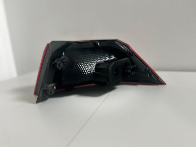 bontott VW PASSAT B8 Bal Hátsó Lámpa