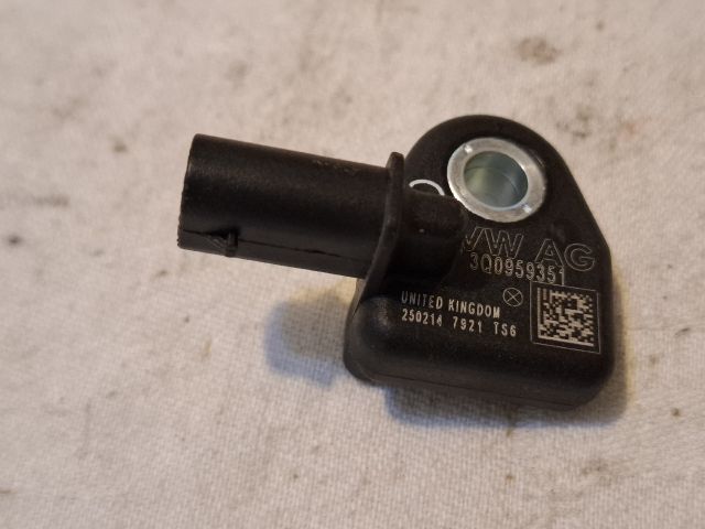 bontott VW PASSAT B8 Bal hátsó Oldal Ütközés Érzékelő