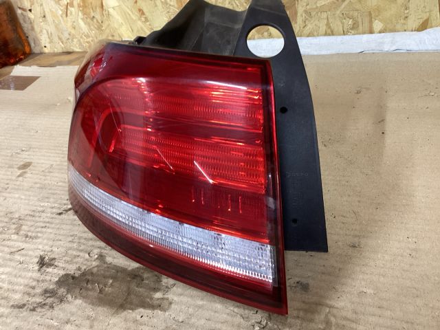 bontott VW PASSAT B8 Bal Külső Hátsó Lámpa