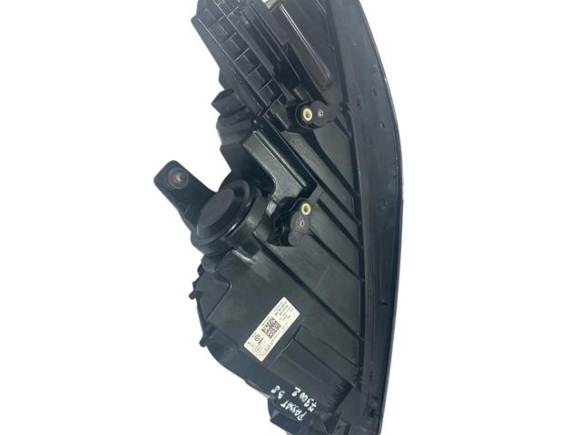 bontott VW PASSAT B8 Bal Ledes Fényszóró