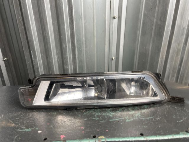 bontott VW PASSAT B8 Bal Nappali Menetfény