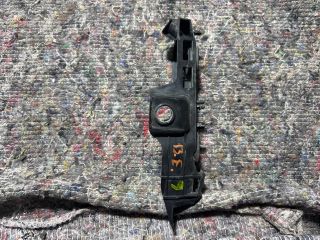 bontott VW PASSAT B8 Bal Sárvédő Oldaltartó