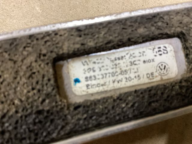 bontott VW PASSAT B8 Bal Tetősín