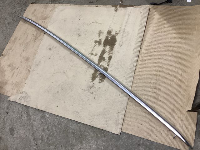 bontott VW PASSAT B8 Bal Tetősín