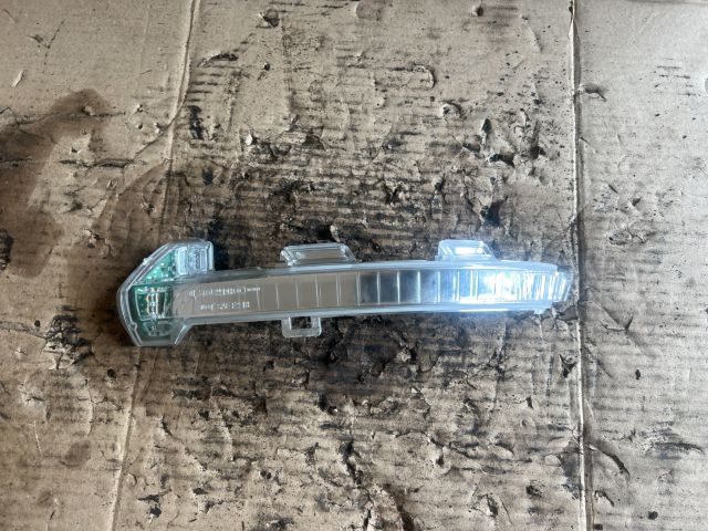 bontott VW PASSAT B8 Bal Visszapillantó Tükör Irányjelző