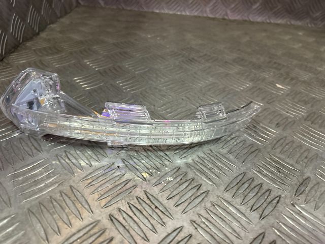 bontott VW PASSAT B8 Bal Visszapillantó Tükör Irányjelző