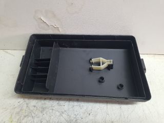 bontott VW PASSAT B8 Biztosítéktábla Fedél