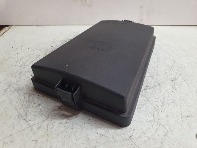 bontott VW PASSAT B8 Biztosítéktábla Fedél