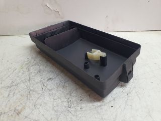 bontott VW PASSAT B8 Biztosítéktábla Fedél