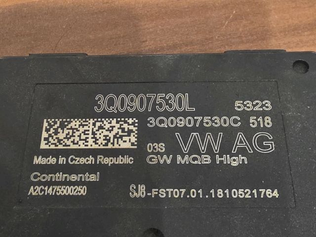 bontott VW PASSAT B8 Biztosítéktábla Utastér