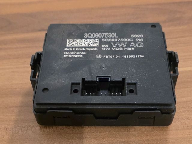 bontott VW PASSAT B8 Biztosítéktábla Utastér