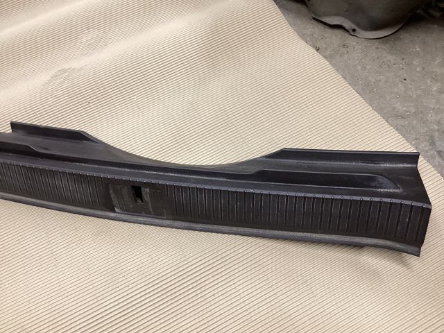 bontott VW PASSAT B8 Csomagtérajtó Burkolat Alsó