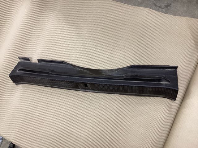 bontott VW PASSAT B8 Csomagtérajtó Burkolat Alsó