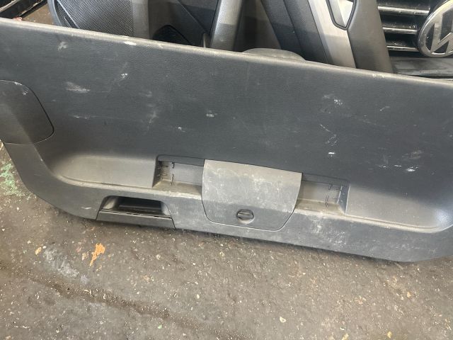 bontott VW PASSAT B8 Csomagtérajtó Burkolat (Részeivel)