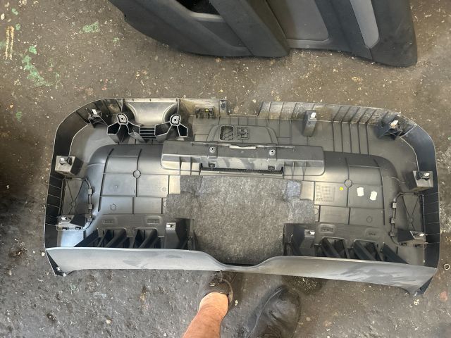 bontott VW PASSAT B8 Csomagtérajtó Burkolat (Részeivel)