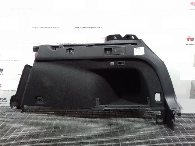 bontott VW PASSAT B8 Csomagtérajtó Díszléc