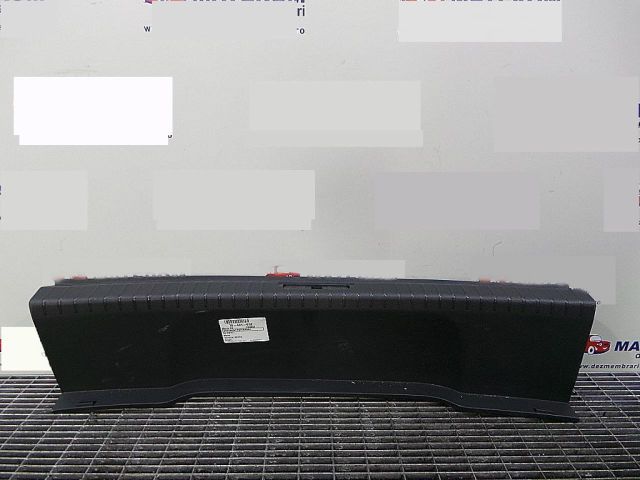 bontott VW PASSAT B8 Csomagtérajtó Díszléc