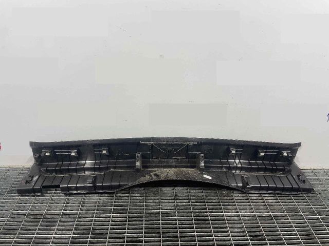 bontott VW PASSAT B8 Csomagtérajtó Díszléc