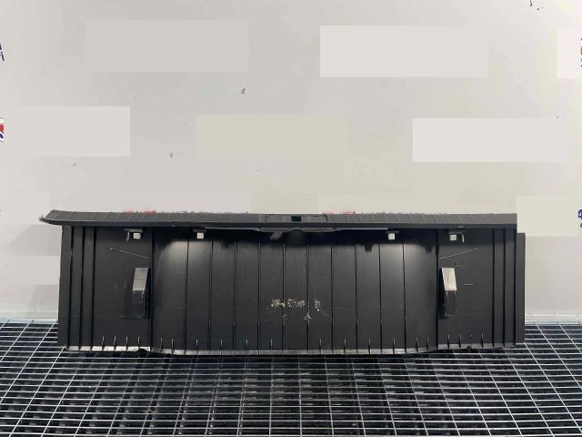 bontott VW PASSAT B8 Csomagtérajtó Díszléc